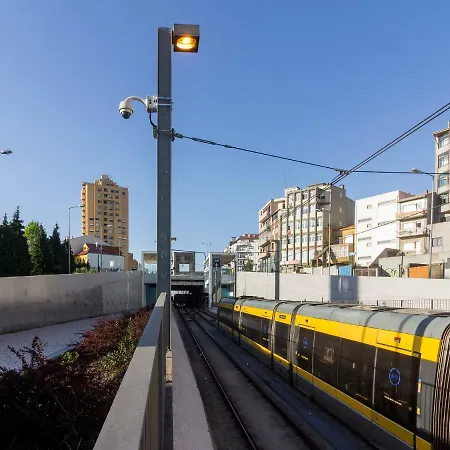 Feel At Metro Santo Ovidio 홈스테이
